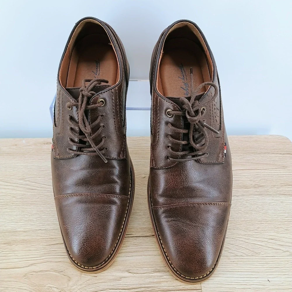 Tommy Hilfiger Banly Men Size 8.5 Brown PU Leather Dress Shoes Cap Toe Oxford